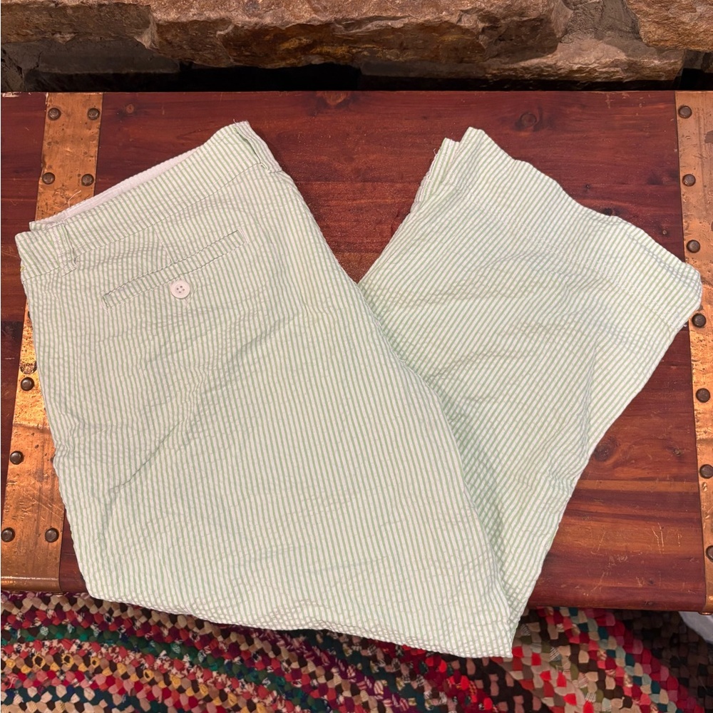 Lilly Pulitzer Seersucker Preppy Green & White Striped Capri Pants